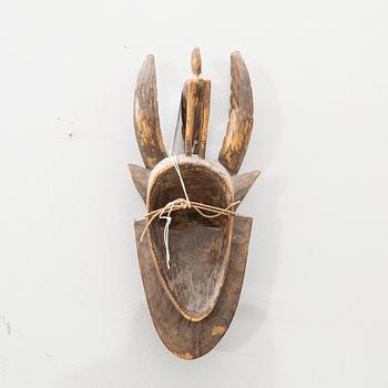 Dansmask möjligen Senufo Afrika 1900-tal.