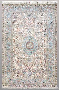A RUG, orientalisk silke, ca 245 150 cm.