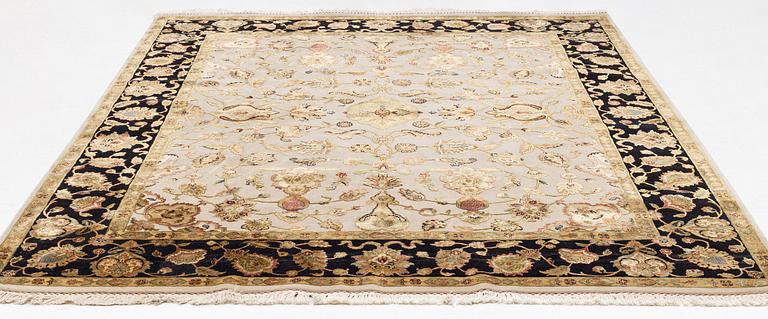 Matta, orientalisk, part silk, ca 311 x 242 cm.