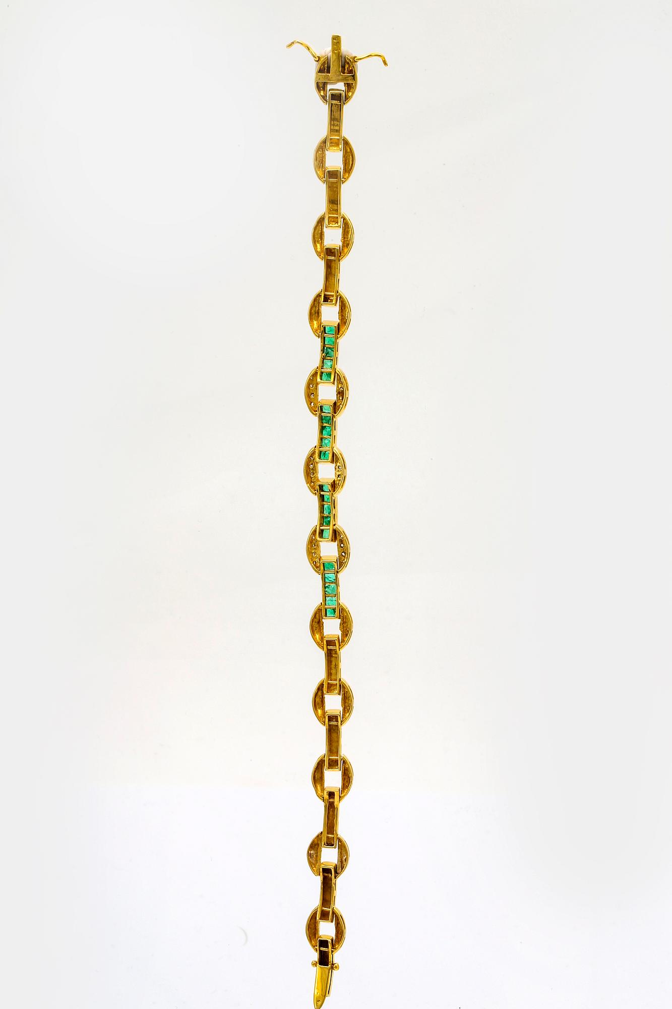 Armband, 14K guld med carréslipade smaragder och diamanter 8/8, ca 19 x 1 cm.