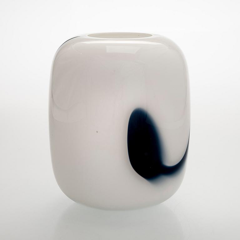 Timo Sarpaneva, an art object 'Blues' signed Timo Sarpaneva 15 / 1987.