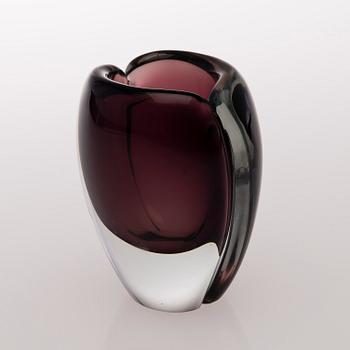 KAJ FRANCK, A VASE. Signed K. Franck Nuutajärvi Notsjö -57.