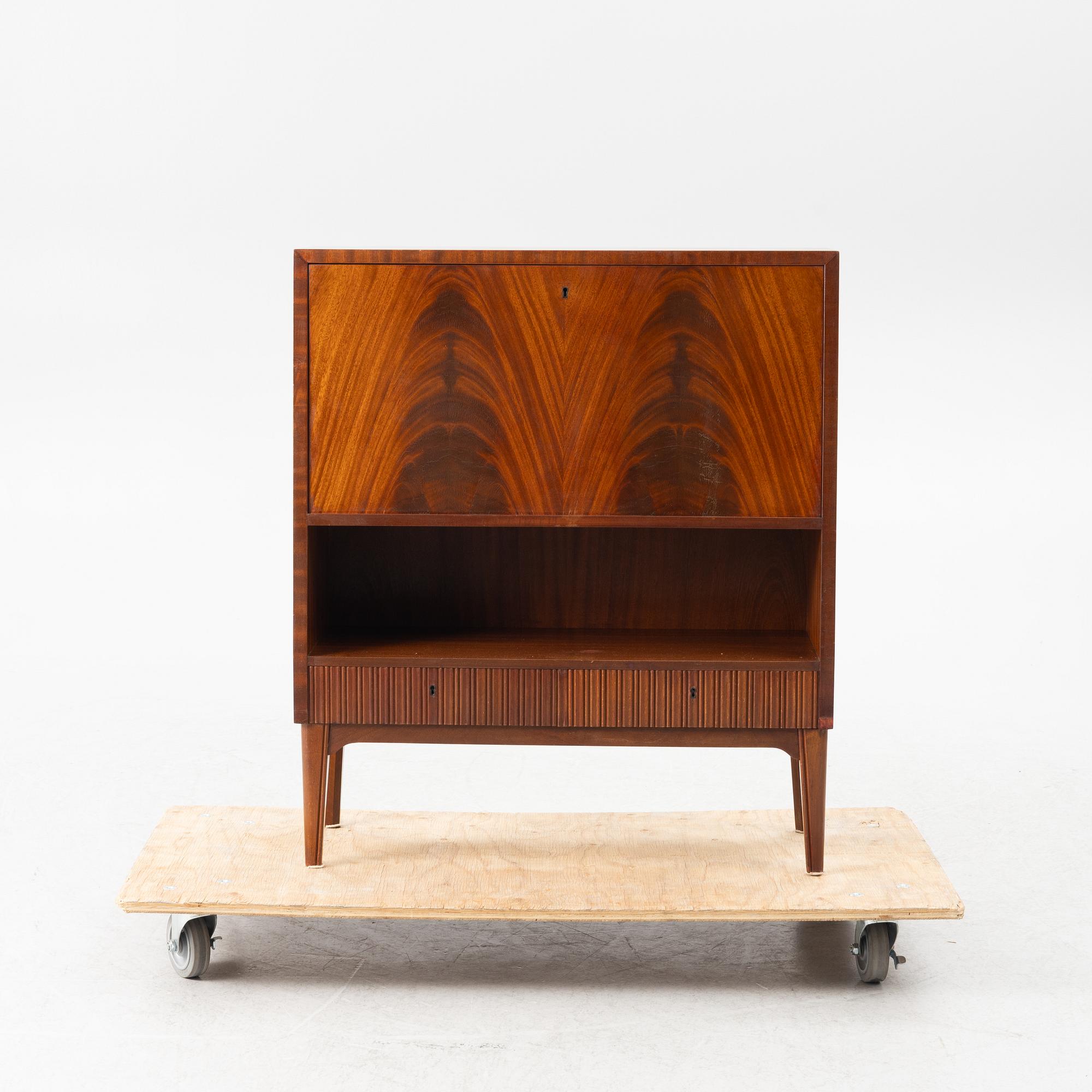 Barskåp, Förenade Möbelfabrikerna, 1900-talets mitt.