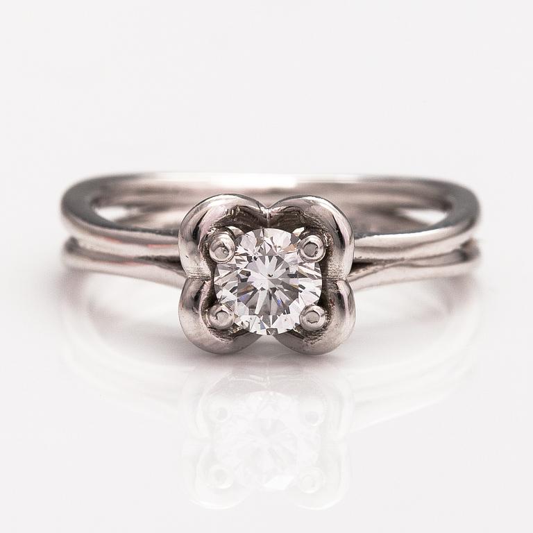 Ring, 18K vitguld, diamant ca. 0.33 ct.