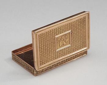A 19th century gold snuff-box, unmarked.
