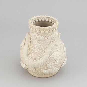 A Chinese vases, early 20th Century.