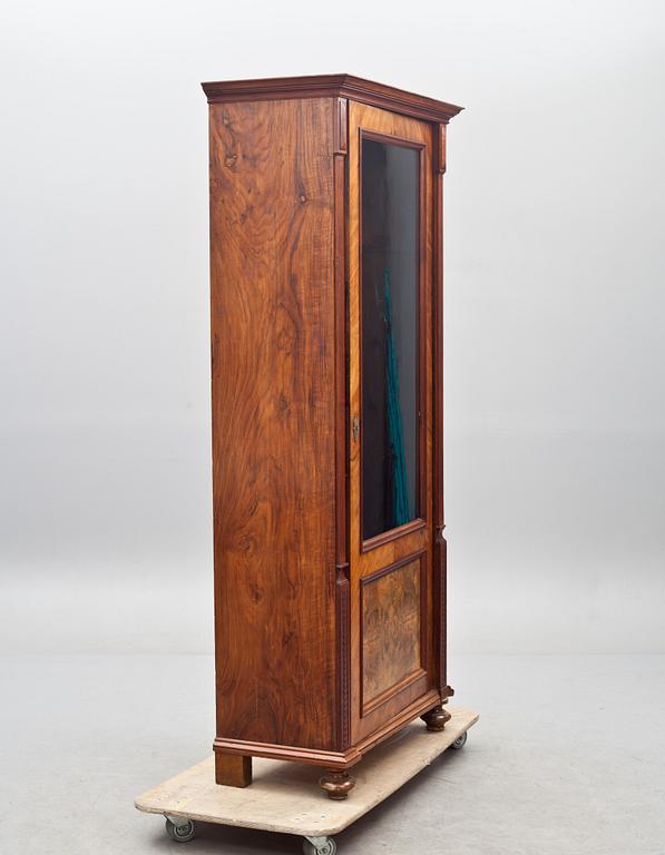 BOKSKÅP, nyrenässans. 1800-talets slut.