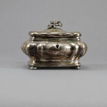 SOCKERSKRIN, silver, 1800-tal, otydliga stämplar, vikt 281 g.