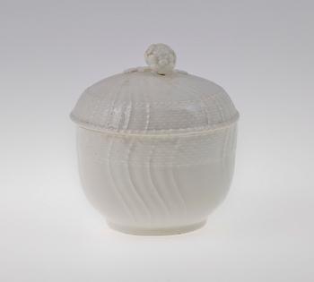 SKÅL MED LOCK, porslin, Berlin 1800-talets slut.