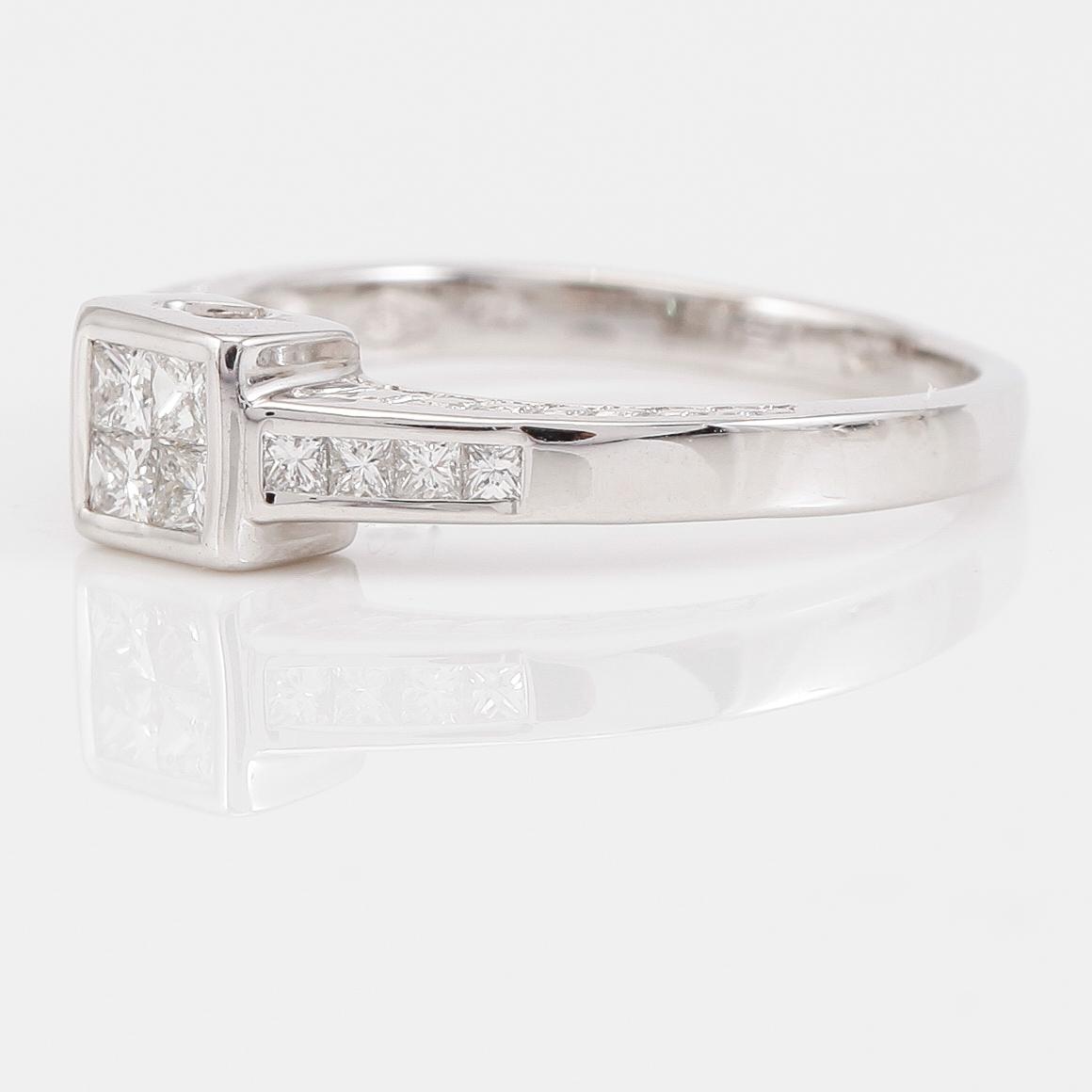 RING, 14K vitguld och diamanter.