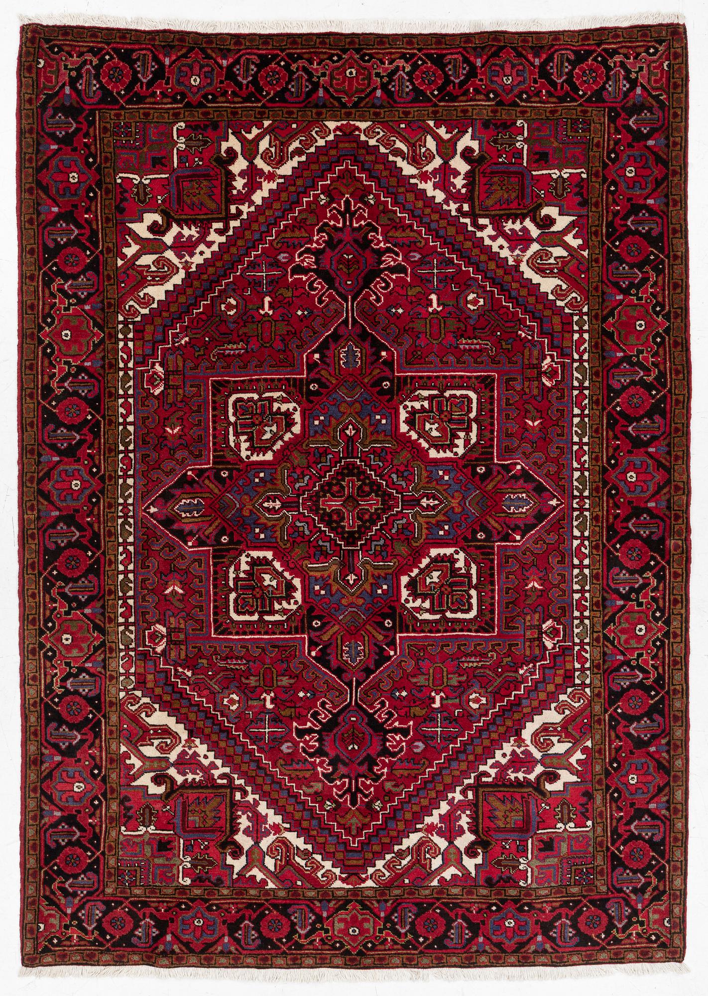 A carpet, Heriz/Gorovan, ca 287 x 205 cm.