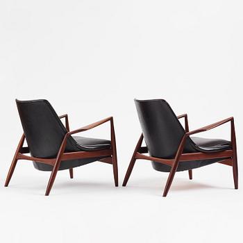 Ib Kofod-Larsen, fåtöljer, ett par, "Sälen", Olof Perssons Fåtöljindustri (OPE), Jönköping, 1960-tal.