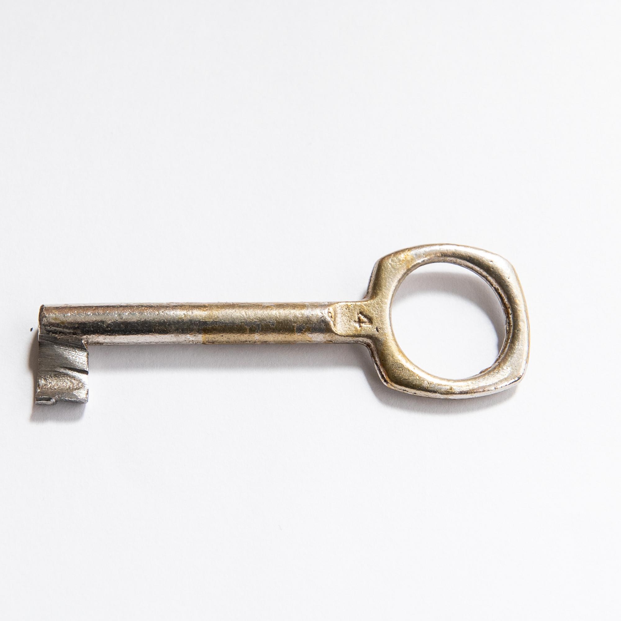 Display cabinet, first half of the 20th century.