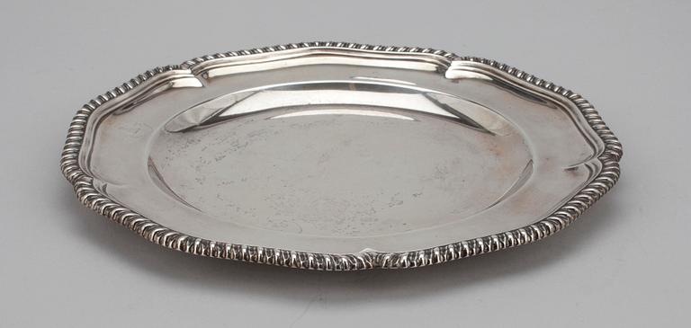 TALLRIK, silver, London 1898. Vikt 552 g.