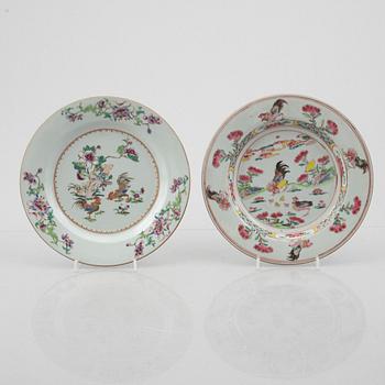 Four Famille rose export porcelain plates, Qing dynasty first half of the 18th century.