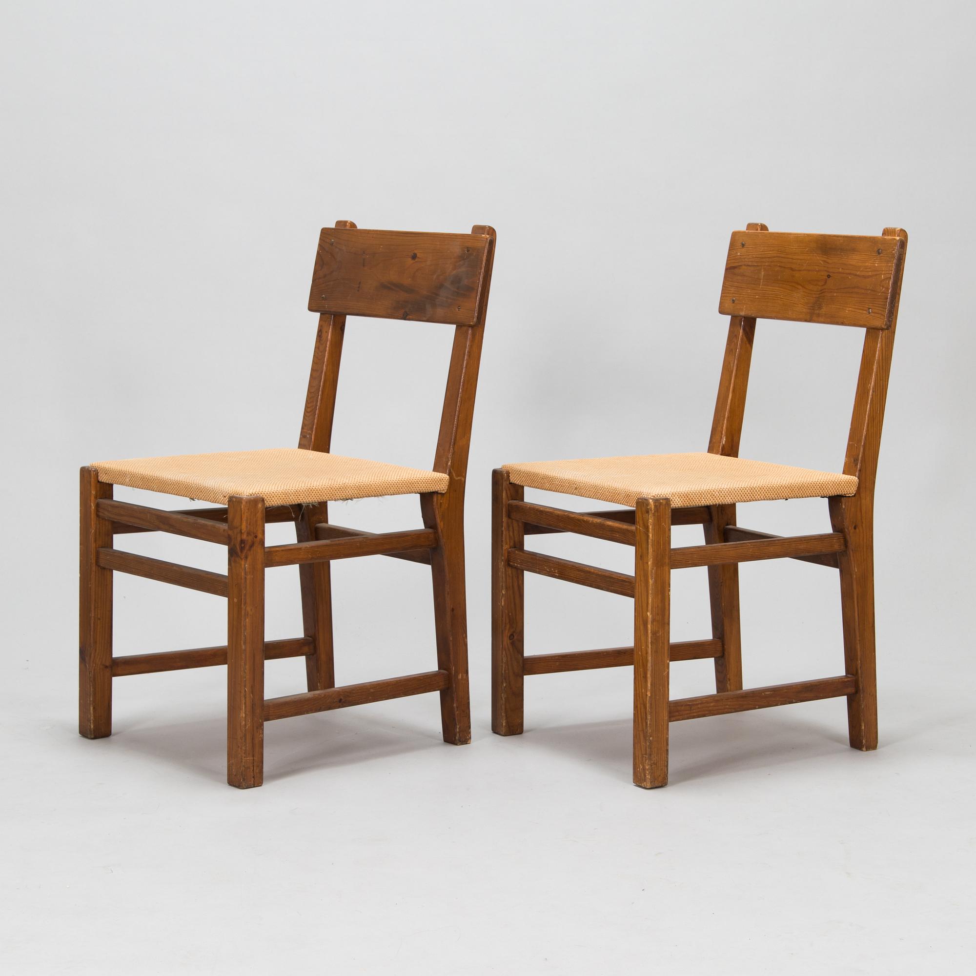 Aino Aalto, Four 1940's '1061D' chairs for O.Y. Huonekalu-ja Rakennustyötehdas A.B.