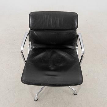 Charles & Ray Eames, skrivbordsstol, "EA208 Soft Pad Chair", Herman Miller.