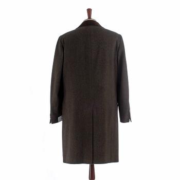 EDUARD DRESSLER, a brown wool and cashmere coat / covert coat, size 48.