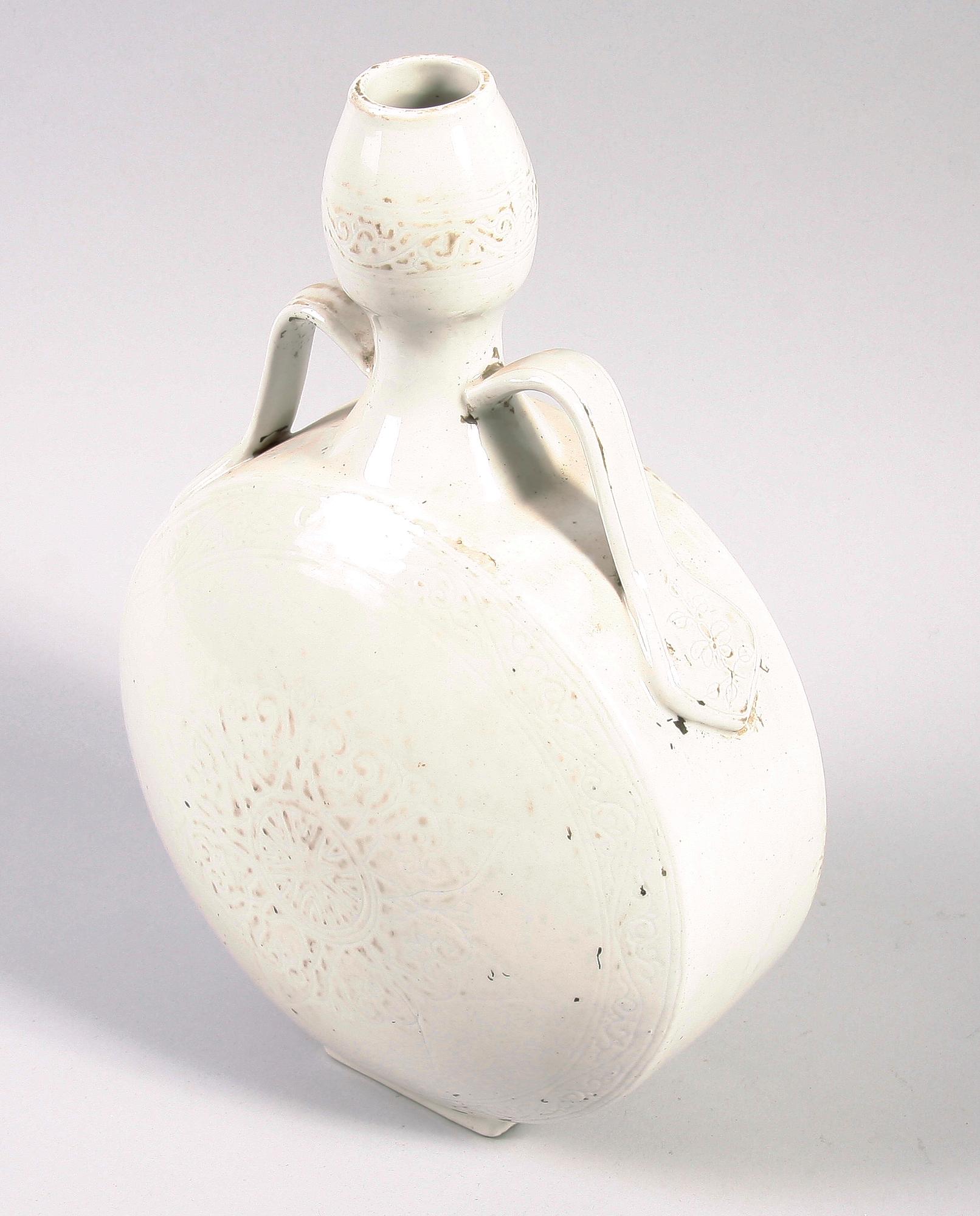 PILGRIMSFLASKA, porslin, 1900-tal, Kina.