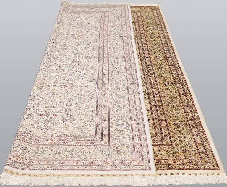 Carpet, silk, oriental, approx. 279 x 184 cm.