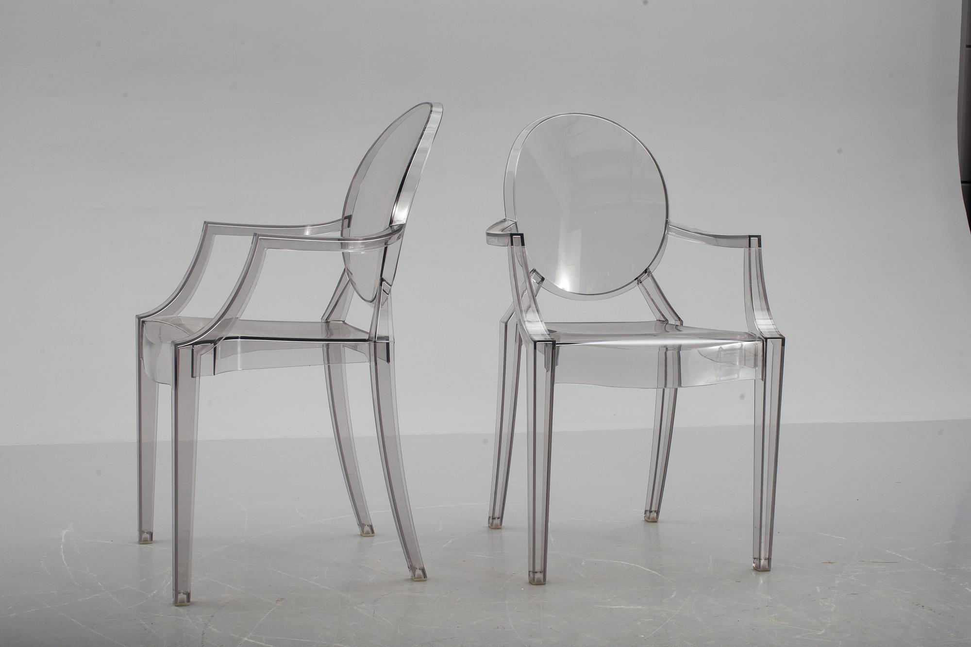 KARMSTOLAR, ett par, "Louis Ghost", Philippe Starck för Kartell.