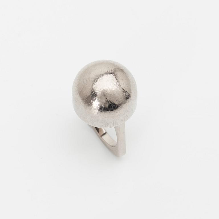 Sigurd Persson, an 18K white gold ring, Stockholm 1965.