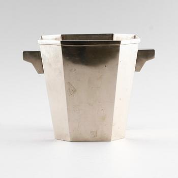 CHAMPAGNEKYLARE, förnicklad metall, 1900-talets första hälft.
