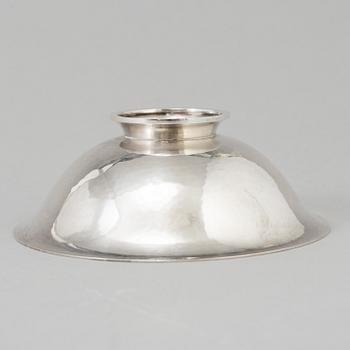 6 silver bowls by Harald Nielsen, Georg Jensen, Copenhagen, after 1945. Model no  575B. Weight ca 519 grams.