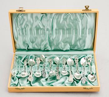 KAFFESKEDAR, 12 st, silver. Tot vikt 108 g.