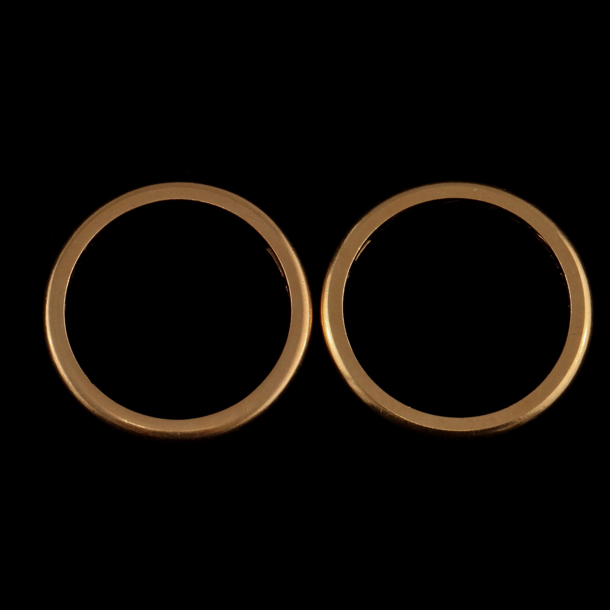 RINGAR, 2 st, 18k guld, svenska stämplar, 1930-tal. Vikt 6 g.