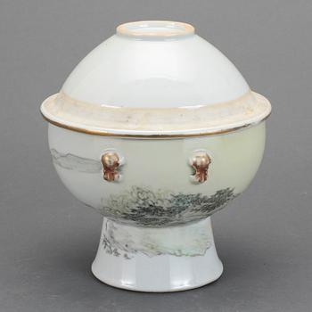 SKÅL MED DJUPFAT, porslin, Kina, 1900-tal.