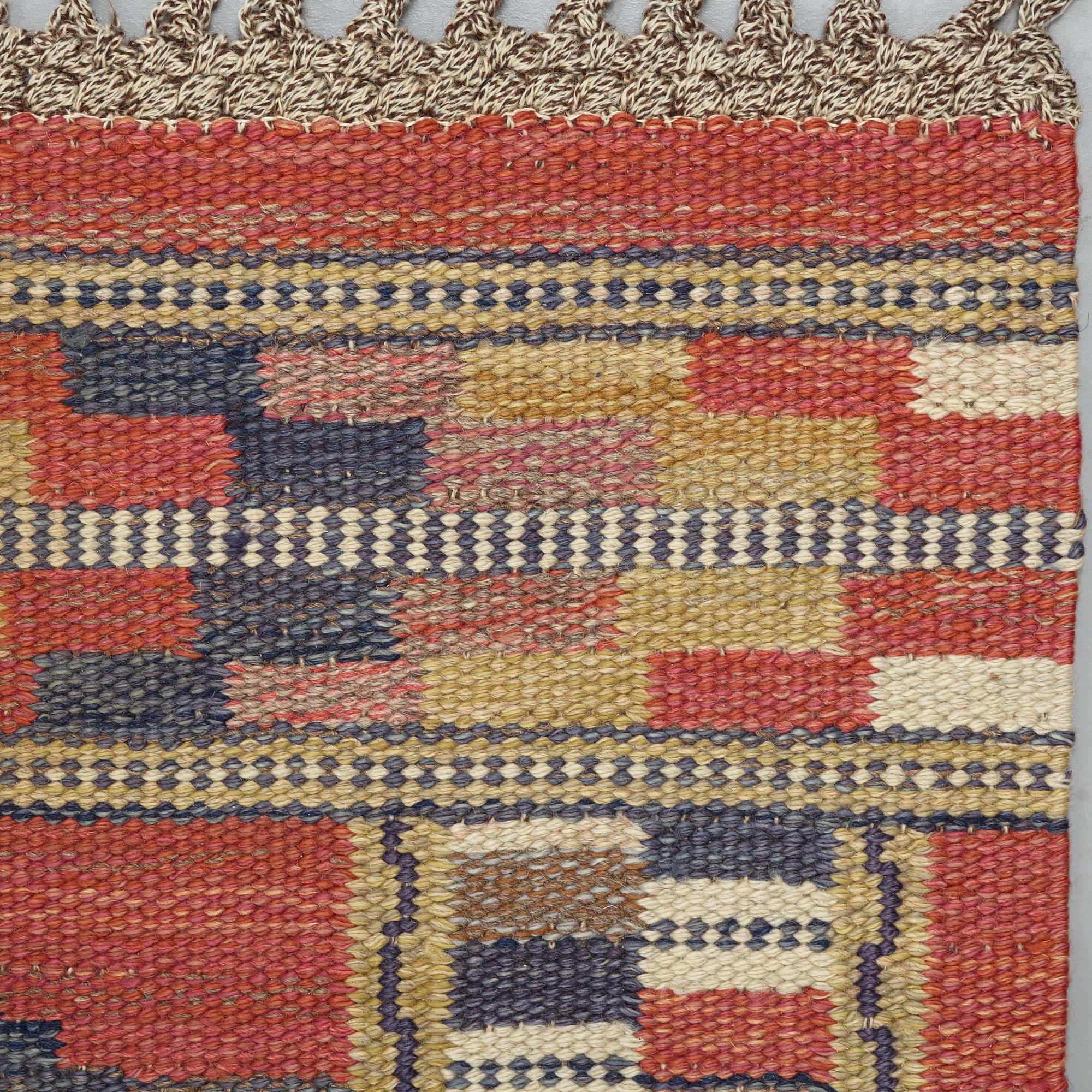 Märta Måås-Fjetterström, matta, "Röda åttan", rölakan, ca 295-297 x 205,5-209 cm, signerad MMF.