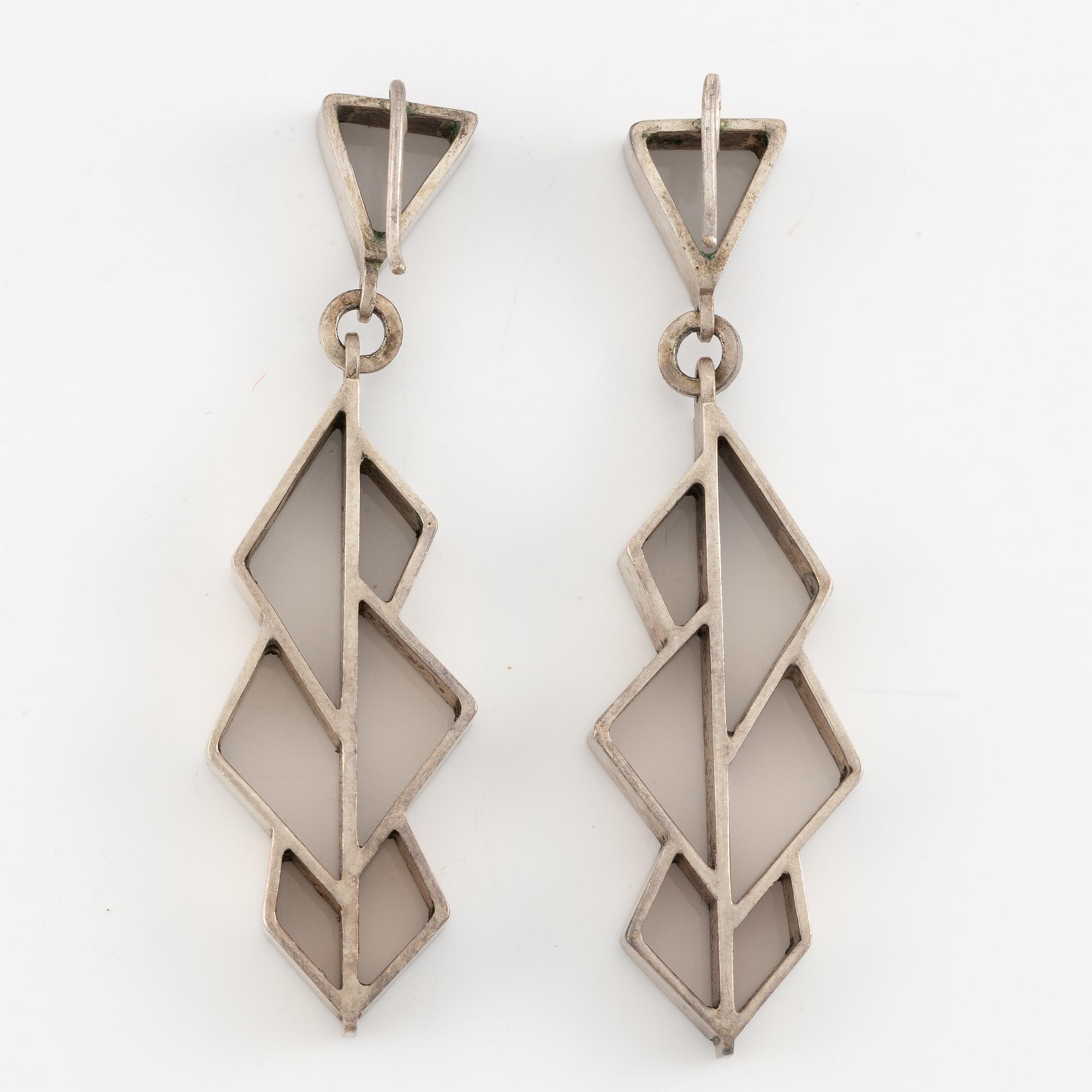 Necklace and a pair of earrings, silver.
