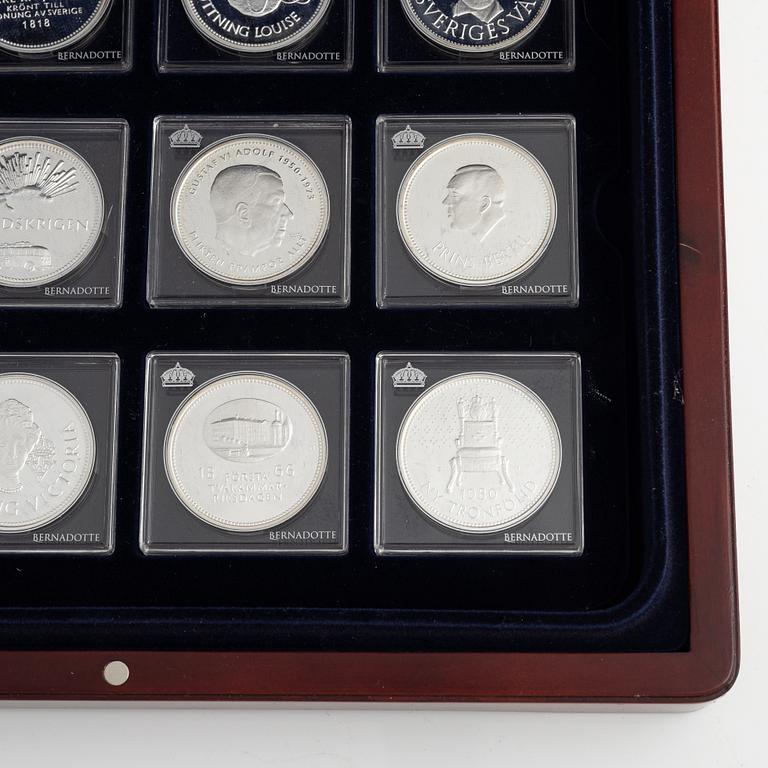 24 silver medals, 'Konungaätten Bernadotte', Mynthuset Sverige.