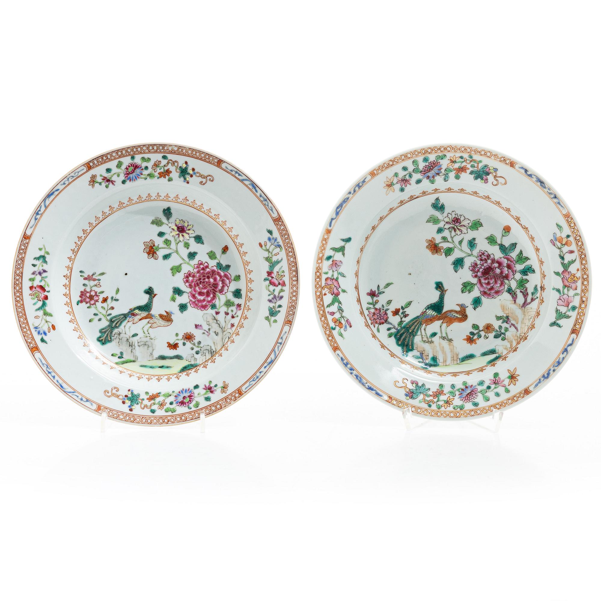 Tallrikar och fat, 5 st, exportporslin, "Double Peacock", Kina, Qianlong (1736-95).