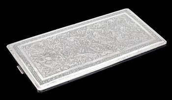 CIGARETTETUI, mellanöstern. 1900-talets första hälft / mitt. Ca 225 g.