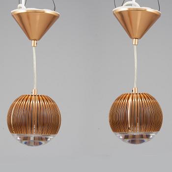 TOM DIXON, taklampor, två stycken, "Fin Pendant Round Copper". En originalkartong medföljer.