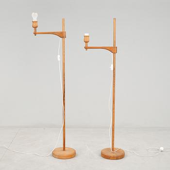 GOLVLAMPOR, ett par. "Staken", Carl Malmsten.