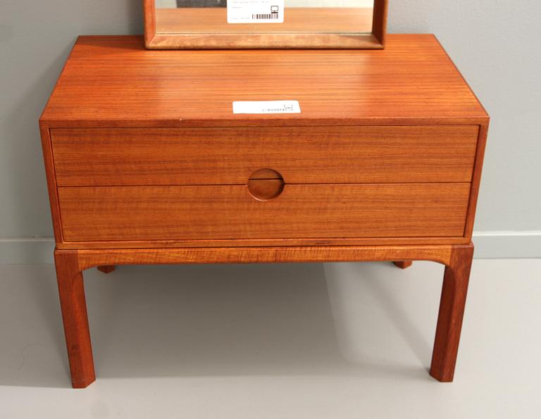 BYRÅ, design Aksel Kjersgaard. Odder Danmark. SPEGEL, 1960-tal.