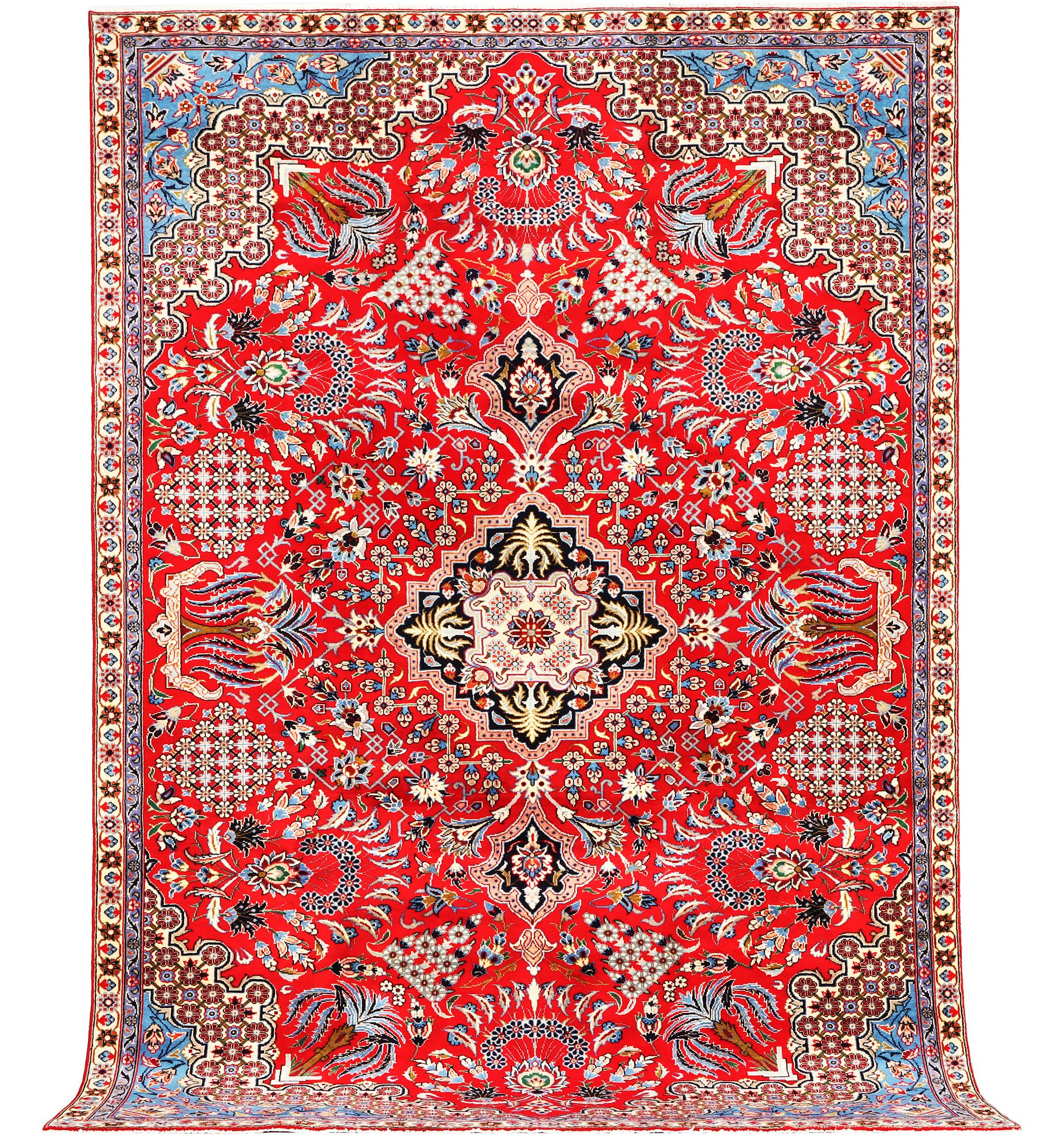 A Kashan carpet, c. 350 x 224 cm.