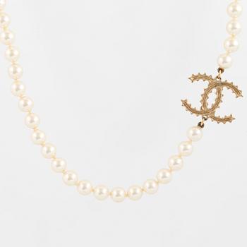 CHANEL, pearl necklace, 2014.