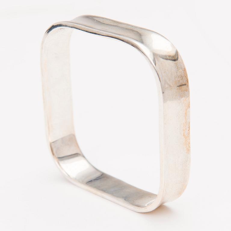 ARMRING, silver, Tiffany & Co, USA, 2001. Vikt ca 55 gram.