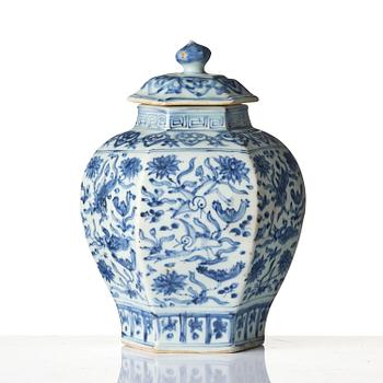 A blue and white faceted 'lotus and birds' jar with cover, Ming dynasty (1368-1644).