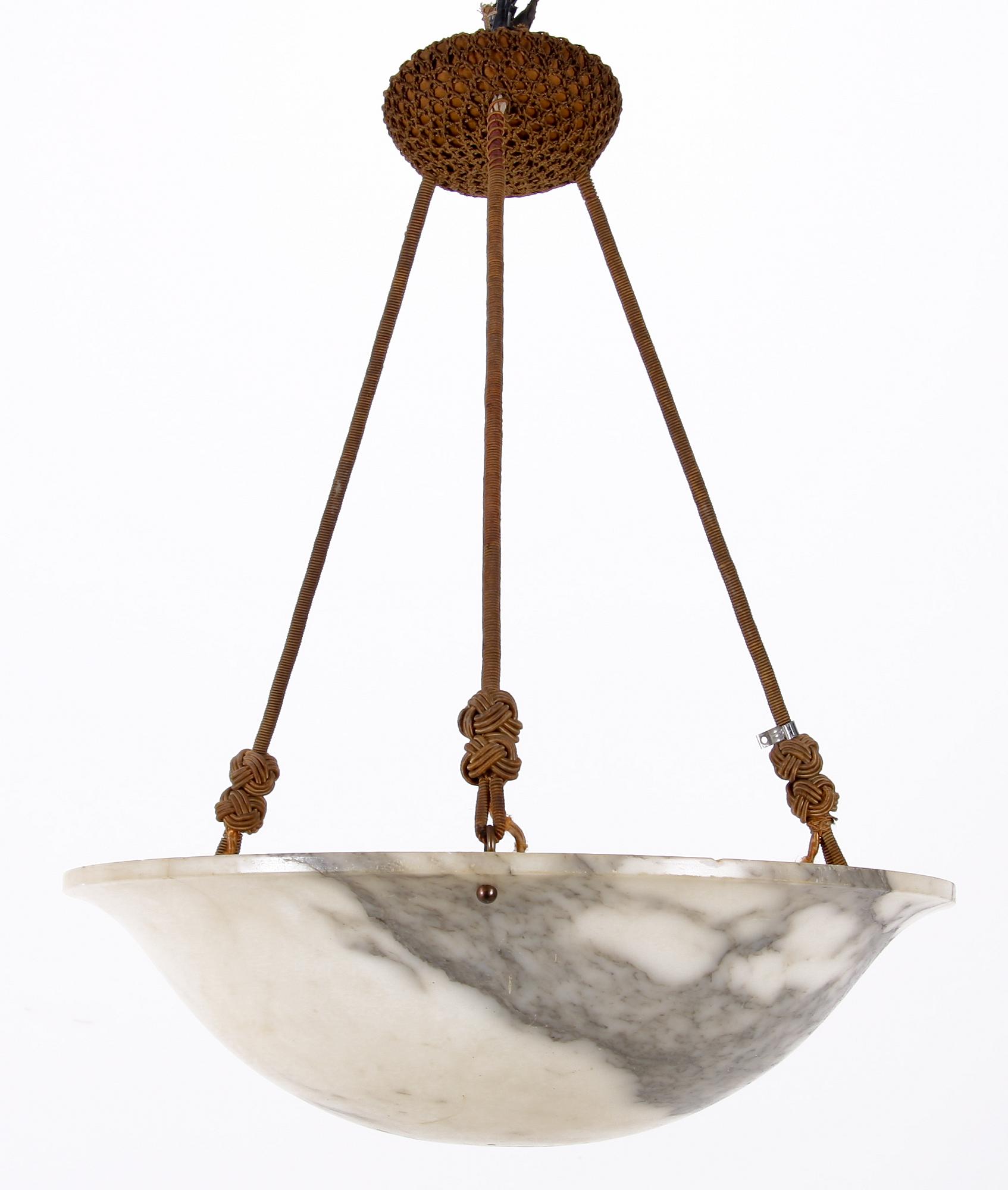 TAKAMPEL, alabaster, 1900-talets första del. H tot 60.