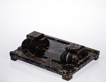 KIRJOITUSPÖYDÄNSETTI, 6 osaa, kiveä, 1930-luku.