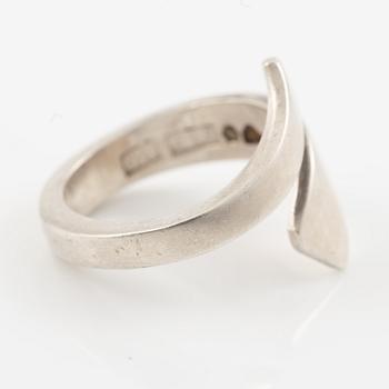 Sven-Erik Högberg samt Annette och Marie Högberg, ring, armband och collier.