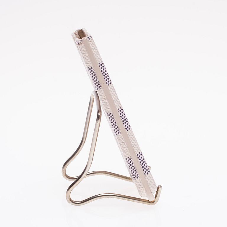 FODRAL, Louis Vuitton.