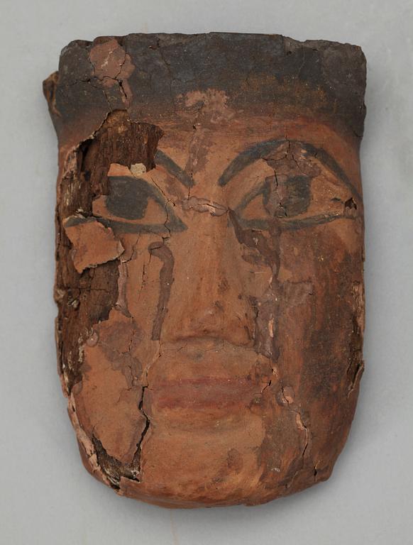 MASK, skuret trä, Egypten, sannolikt sentid 664-331 f Kr.