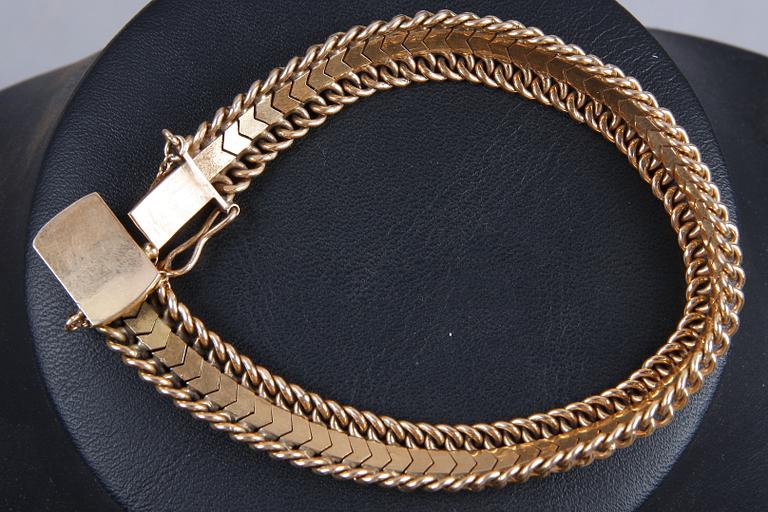 ARMBAND, guld 18k utländska stämplar. Vikt 32 gram.