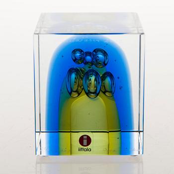 OIVA TOIKKA,  An annual glass cube, signed Oiva Toikka Nuutajärvi 2007 and numbered 346/2000.